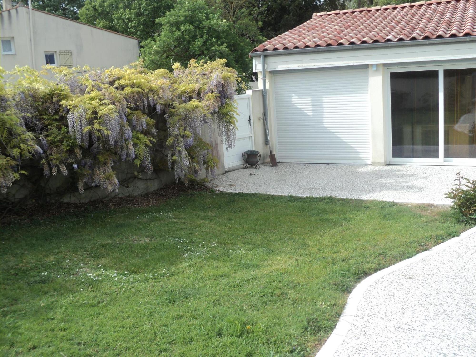 Maison A La Campagne Villedoux Extérieur photo